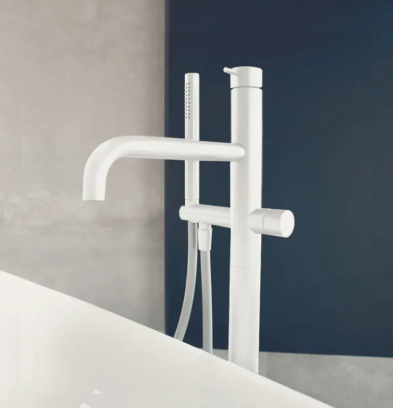 Waterevolution Flow vrijstaande badkraan met handdouche mat wit T133BR