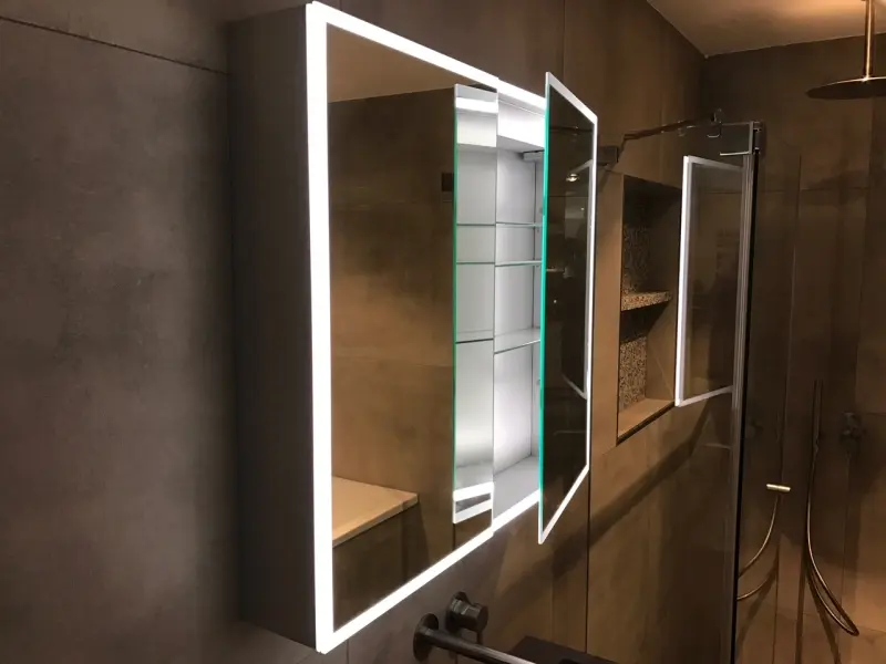 Luxe spiegelkast 60cm met led verlichting en stopcontact volledig aluminium 1208846282