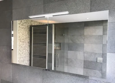 Luxe spiegelkast 80cm met led verlichting opbouw en stopcontact volledig aluminium 1208846362