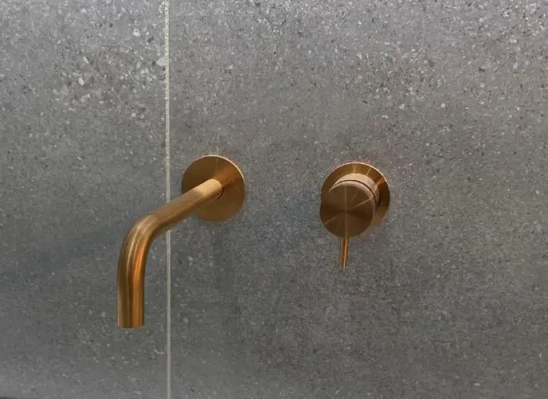 Waterevolution Flow Inbouw Wastafelkraan PVD Geborsteld Koper met uitloop 21 cm T116BCPE-21