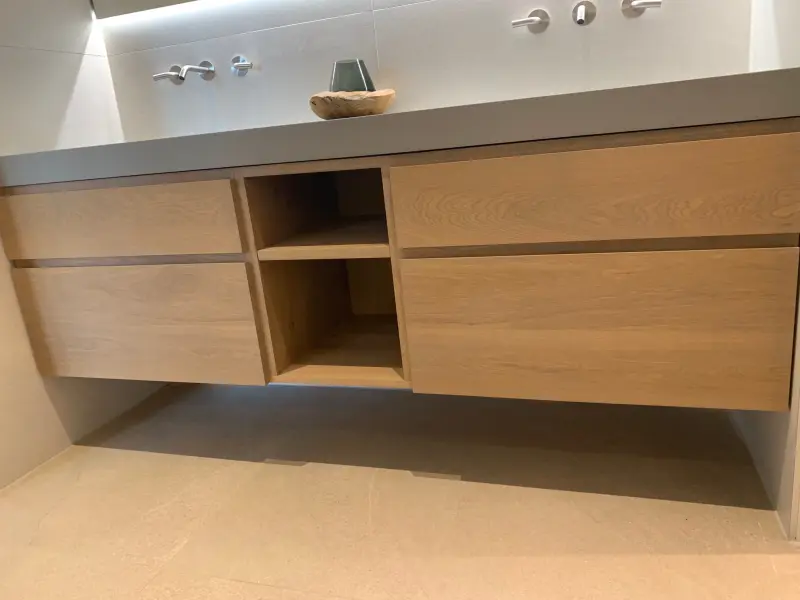 TopLine Amsterdam MAATWERK massief eiken badmeubel met 4 greeploze laden en middenvakken