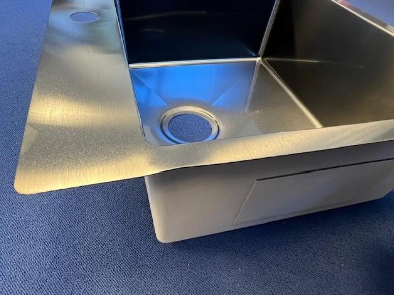 OUTLET  SCHADE bak Ausmann Weser RVS spoelbak antraciet kleur PVD Gun Metal 55x51 met kraangat onderbouw vlakbouw en opbouw